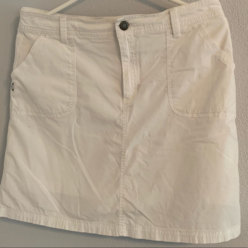 Croft & Barrow white skort